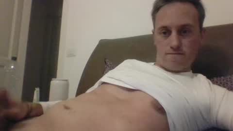 Snapshot of sten015 chatting on December 28, 4:41 pm sten015 online show from December 28, 4:41 pm