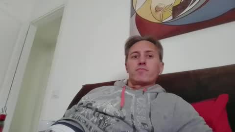 Snapshot of sten015 chatting on October 7, 12:31 pm sten015 online show from October 7, 12:31 pm