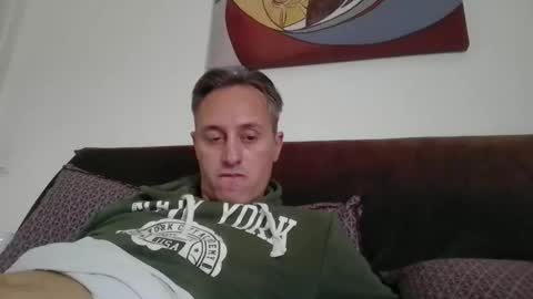 Snapshot of sten015 chatting on October 29, 1:47 pm sten015 online show from October 29, 1:47 pm