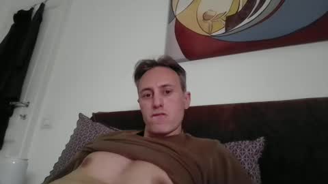 Snapshot of sten015 chatting on February 18, 1:44 pm sten015 online show from February 18, 1:44 pm