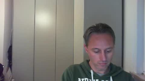 sten015 online show from December 1, 4:32 pm