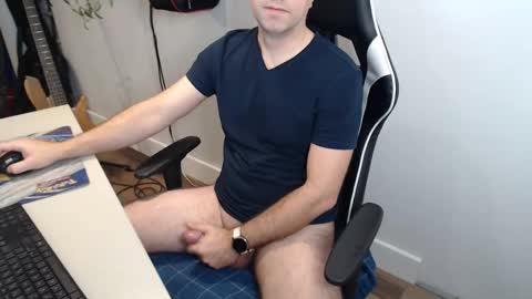 steve_oo8 online show from December 17, 1:05 pm