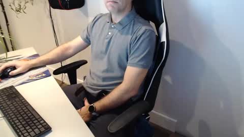 steve_oo8 online show from December 11, 12:49 pm