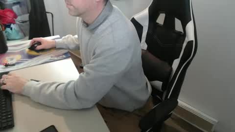 steve_oo8 online show from February 25, 6:42 pm