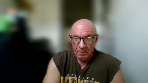 stevejons47 online show from October 1, 3:16 pm