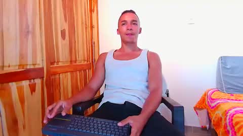 steven_modelo69 online show from December 15, 1:46 am