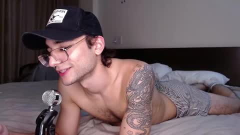 Snapshot of steveoceanbeanhuge chatting on February 14, 8:37 pm Alex online show from February 14, 8:37 pm