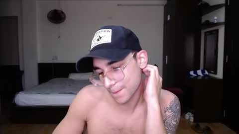 Snapshot of steveoceanbeanhuge chatting on February 28, 6:20 pm Alex online show from February 28, 6:20 pm