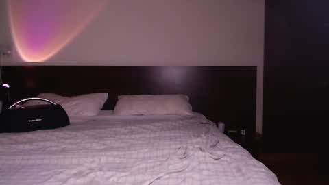 Snapshot of steveoceanbeanhuge chatting on October 4, 4:23 pm Alex online show from October 4, 4:23 pm