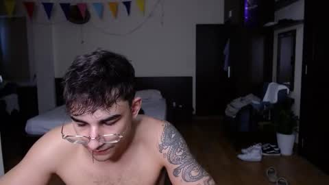 Snapshot of steveoceanbeanhuge chatting on September 25, 10:14 am Alex online show from September 25, 10:14 am