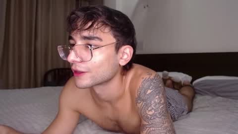 Snapshot of steveoceanbeanhuge chatting on December 16, 5:43 pm Alex online show from December 16, 5:43 pm