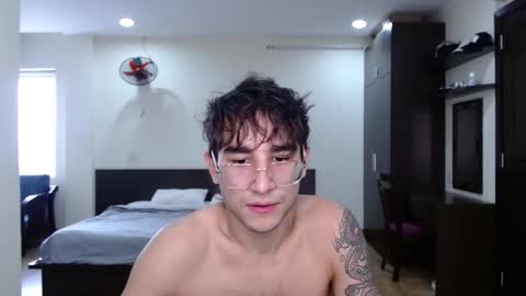 Snapshot of steveoceanbeanhuge chatting on January 14, 4:15 am Alex online show from January 14, 4:15 am