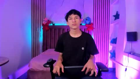 Sthepano  online show from December 15, 7:55 pm