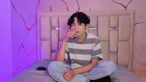 Sthepano  online show from February 24, 9:04 pm