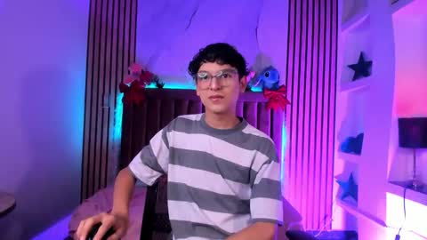 Sthepano  online show from December 13, 8:04 pm