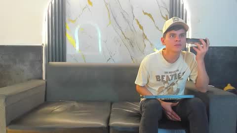 friends online show from March 16, 4:19 am