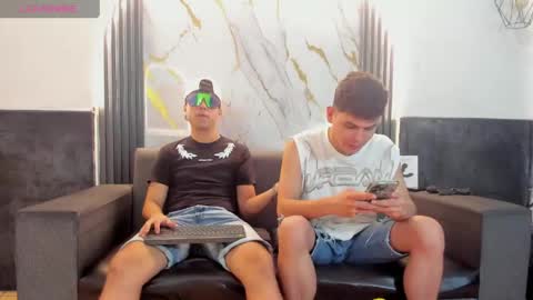 friends online show from April 15, 4:23 am