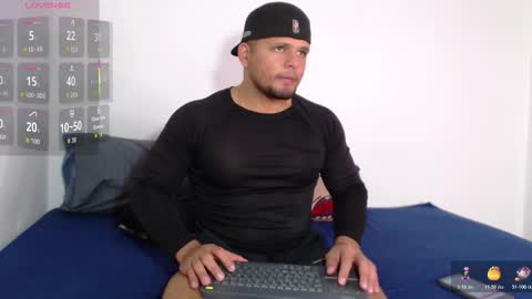 Stone Lee  online show from December 2, 6:27 am