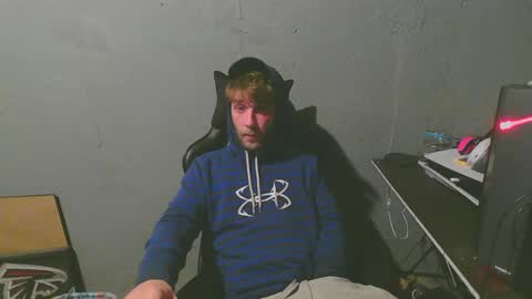 stonedpanda77 online show from January 7, 5:35 am