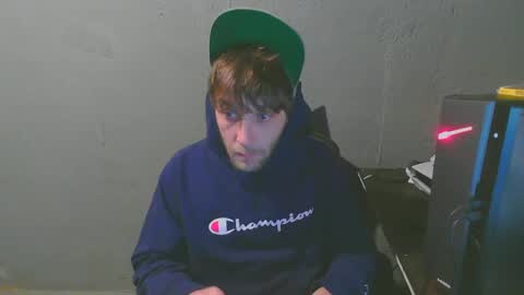 stonedpanda77 online show from February 2, 6:37 am