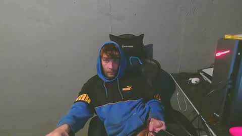 stonedpanda77 online show from January 14, 4:47 am