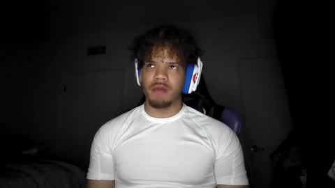 Snapshot of str8dj chatting on October 14, 3:35 am Dj online show from October 14, 3:35 am