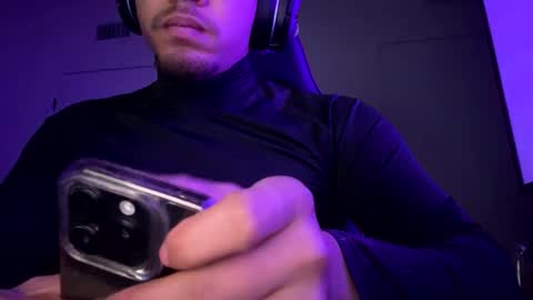 Snapshot of str8dj chatting on January 24, 5:31 am Dj online show from January 24, 5:31 am