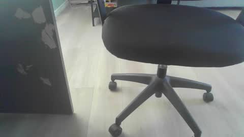 str8shooter11 online show from April 28, 12:21 pm