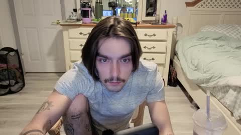 str8whiteboy21 online show from February 11, 7:13 am