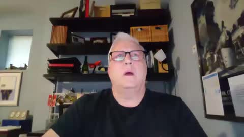 Snapshot of strkgforyou chatting on October 19, 5:49 pm Stroking For You online show from October 19, 5:49 pm