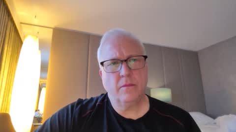 Snapshot of strkgforyou chatting on October 24, 10:17 am Stroking For You online show from October 24, 10:17 am