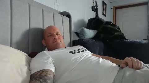 Snapshot of strongandhard073 chatting on December 5, 5:18 pm StrongAndHard online show from December 5, 5:18 pm