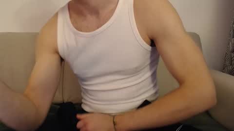 Stud From Paris online show from March 1, 4:28 pm