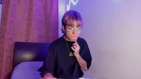 nico online show from April 6, 10:10 pm