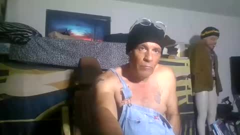 Snapshot of suckitu812 chatting on October 10, 9:39 pm SUCKITU812 online show from October 10, 9:39 pm