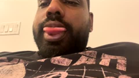 Let me be your knight that saves you online show from March 13, 12:18 am