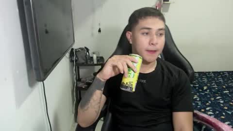 Snapshot of sully50126 chatting on October 6, 3:55 am sully50126 online show from October 6, 3:55 am