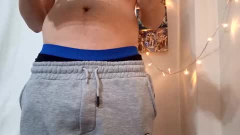 Snapshot of sullyniko chatting on October 31, 8:01 pm Niko online show from October 31, 8:01 pm