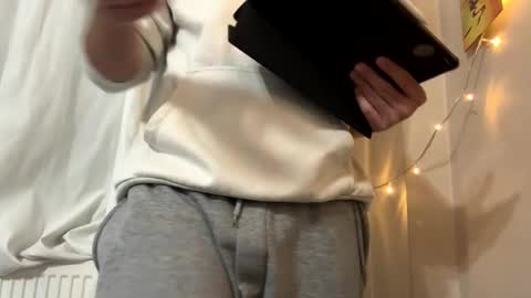 Snapshot of sullyniko chatting on October 25, 4:31 pm Niko online show from October 25, 4:31 pm