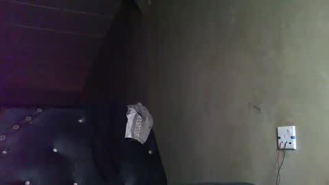 Snapshot of sunnyjohn447 chatting on October 25, 10:50 am Sunnyblack2 online show from October 25, 10:50 am