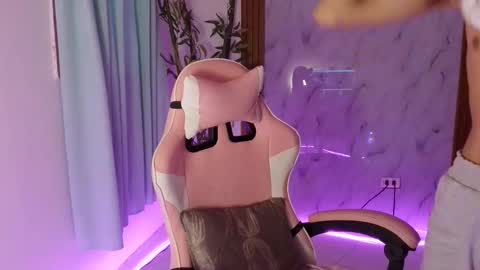 sunnyong online show from April 8, 11:42 am