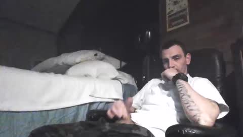 Snapshot of superd512 chatting on February 19, 12:11 pm Guero Cash online show from February 19, 12:11 pm