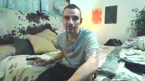 Snapshot of superd512 chatting on February 3, 2:47 am Guero Cash online show from February 3, 2:47 am