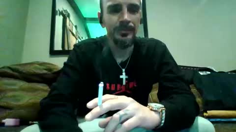 Snapshot of superd512 chatting on December 5, 11:29 pm Guero Cash online show from December 5, 11:29 pm