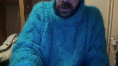 Snapshot of sweaterboy666 chatting on February 13, 5:44 pm sweaterboy666 online show from February 13, 5:44 pm