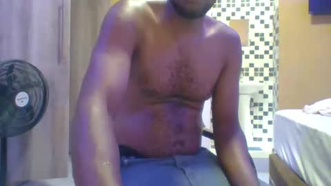 sweetboi32 online show from January 17, 10:40 am