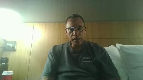 swimmerbod2495 online show from March 31, 2:57 am