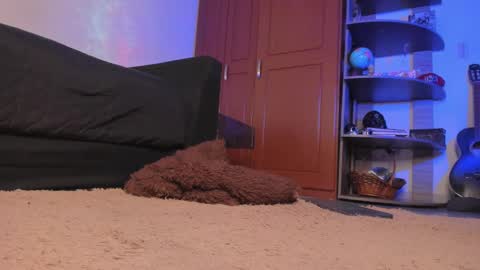 Syd online show from December 18, 2:32 am