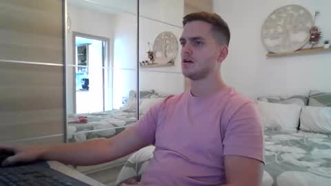 syl092 online show from September 17, 4:52 pm