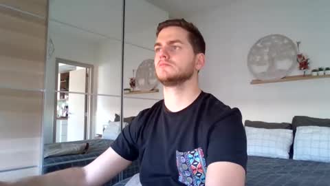 syl092 online show from January 13, 2:00 pm